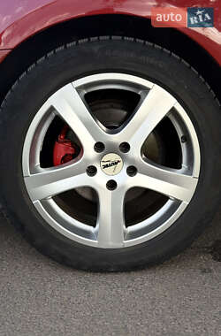 Хэтчбек Volkswagen Golf 2010 в 