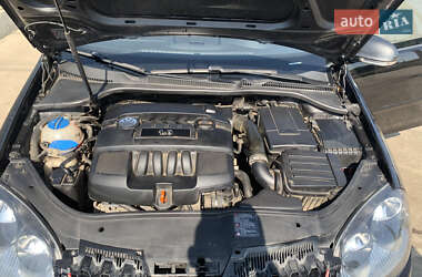 Хэтчбек Volkswagen Golf 2006 в 