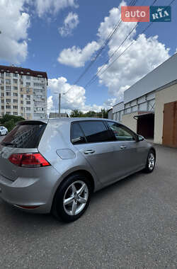 Хетчбек Volkswagen Golf 2013 в 