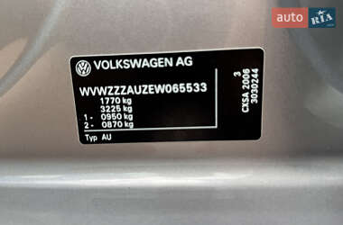 Хетчбек Volkswagen Golf 2013 в 