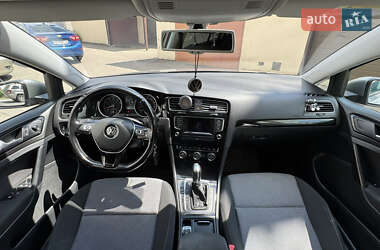 Хетчбек Volkswagen Golf 2013 в 
