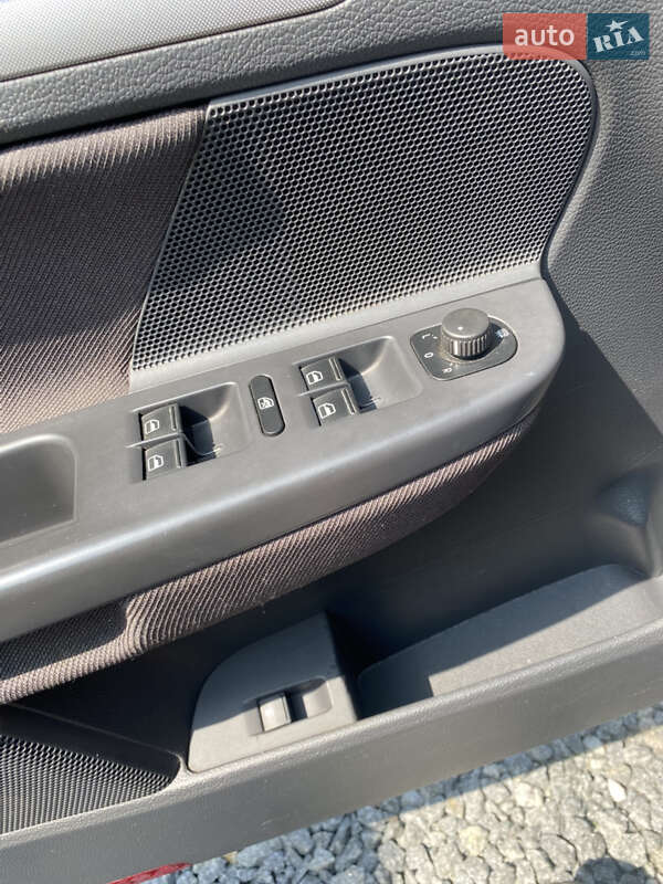 Хетчбек Volkswagen Golf 2007 в Любарі