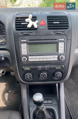Хэтчбек Volkswagen Golf 2007 в 