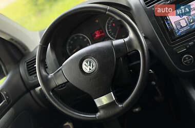 Хэтчбек Volkswagen Golf 2007 в 