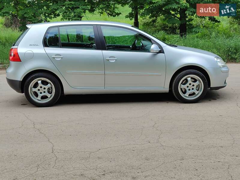 Хетчбек Volkswagen Golf 2006 в Жовтих Водах