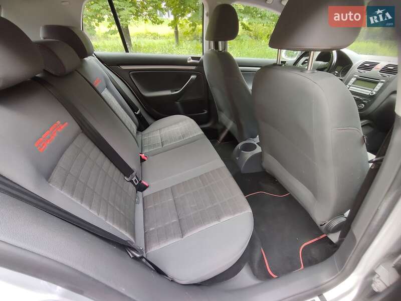 Хетчбек Volkswagen Golf 2006 в Жовтих Водах