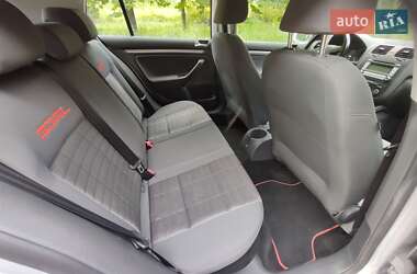 Хетчбек Volkswagen Golf 2006 в 
