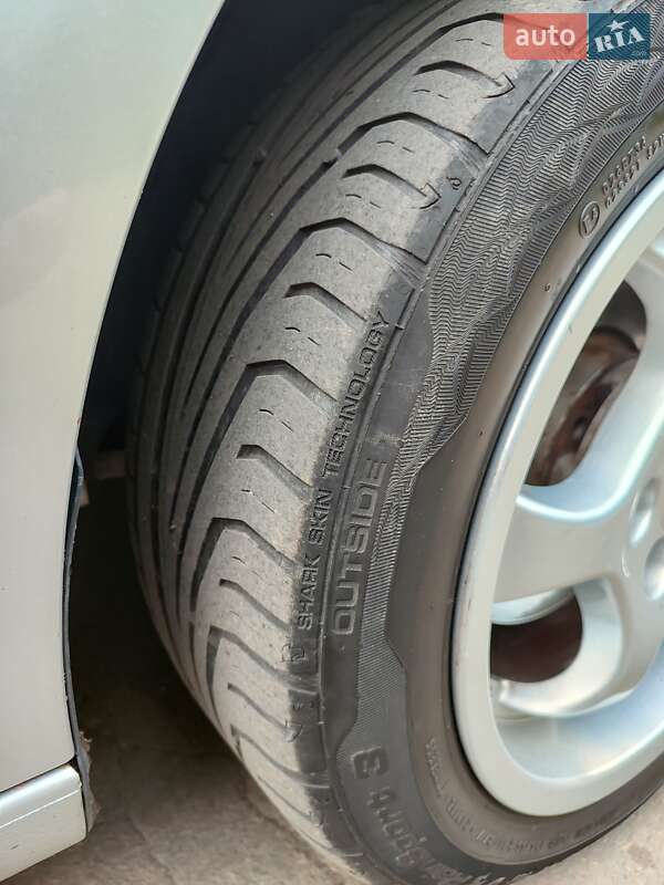Хетчбек Volkswagen Golf 2006 в Жовтих Водах