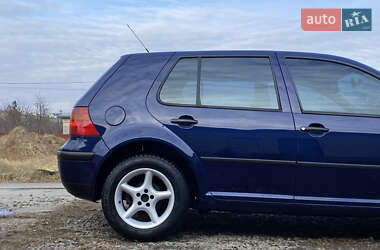 Хэтчбек Volkswagen Golf 1999 в 
