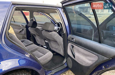 Хэтчбек Volkswagen Golf 1999 в 