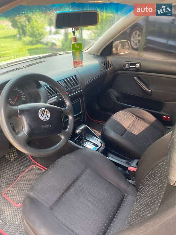Хэтчбек Volkswagen Golf 2002 в Белой Церкви