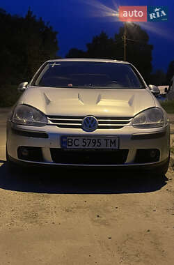Хэтчбек Volkswagen Golf 2005 в Львове
