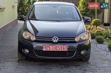 Хетчбек Volkswagen Golf 2010 в 