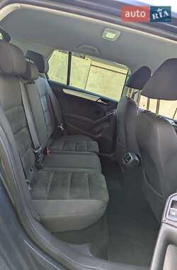 Хетчбек Volkswagen Golf 2010 в 