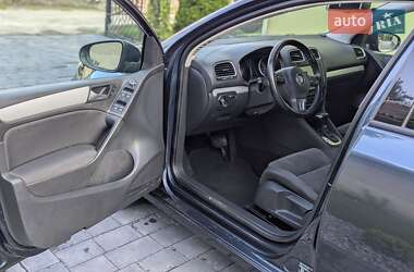 Хетчбек Volkswagen Golf 2010 в 