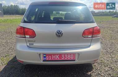 Хэтчбек Volkswagen Golf 2010 в 
