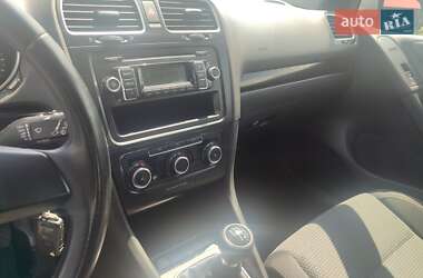 Хэтчбек Volkswagen Golf 2010 в 