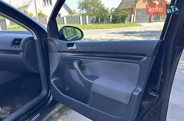 Хэтчбек Volkswagen Golf 2008 в 