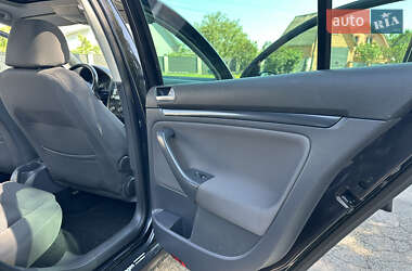 Хэтчбек Volkswagen Golf 2008 в 