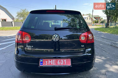 Хэтчбек Volkswagen Golf 2008 в 
