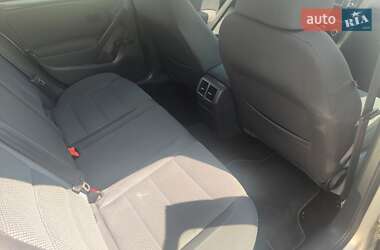 Хэтчбек Volkswagen Golf 2010 в 