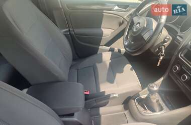 Хэтчбек Volkswagen Golf 2010 в 