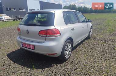 Хэтчбек Volkswagen Golf 2010 в 