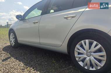 Хэтчбек Volkswagen Golf 2010 в 