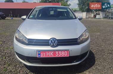 Хэтчбек Volkswagen Golf 2010 в 
