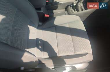 Хэтчбек Volkswagen Golf 2010 в 