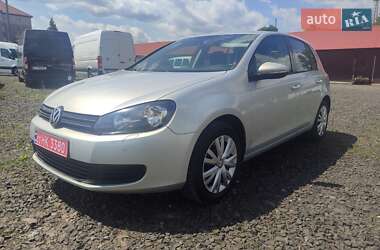 Хэтчбек Volkswagen Golf 2010 в 
