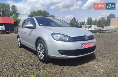 Хэтчбек Volkswagen Golf 2010 в 
