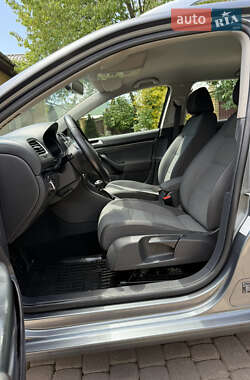 Универсал Volkswagen Golf 2011 в 