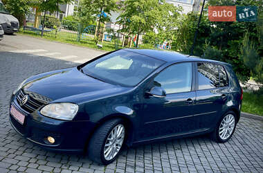Хэтчбек Volkswagen Golf 2006 в 