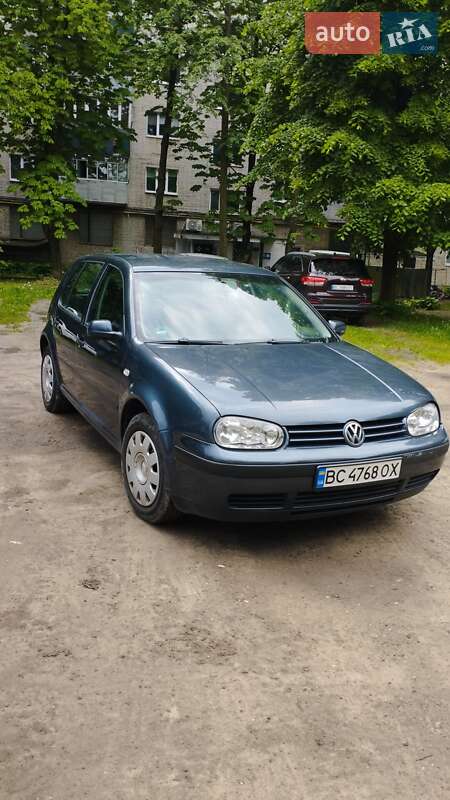 Хетчбек Volkswagen Golf 2003 в Львові