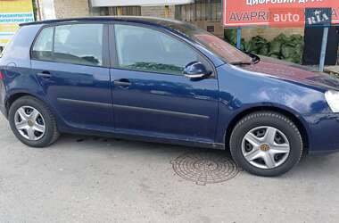 Хэтчбек Volkswagen Golf 2004 в Киеве
