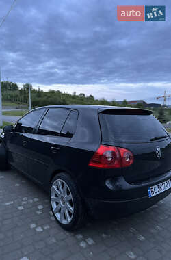 Хетчбек Volkswagen Golf 2005 в 