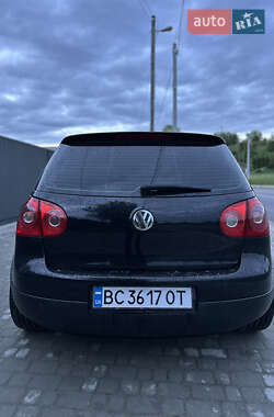 Хетчбек Volkswagen Golf 2005 в 