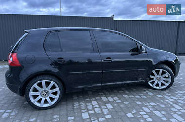 Хетчбек Volkswagen Golf 2005 в 