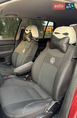 Хэтчбек Volkswagen Golf 1999 в 