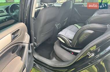 Хетчбек Volkswagen Golf 2010 в 