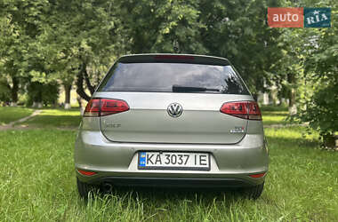 Хэтчбек Volkswagen Golf 2014 в 