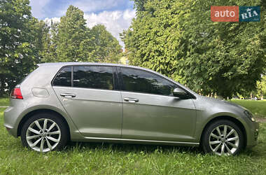 Хэтчбек Volkswagen Golf 2014 в 