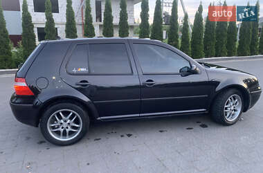 Хэтчбек Volkswagen Golf 2002 в 