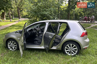 Хэтчбек Volkswagen Golf 2014 в 
