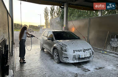 Хэтчбек Volkswagen Golf 2014 в 