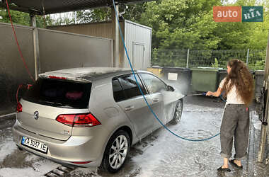 Хэтчбек Volkswagen Golf 2014 в 