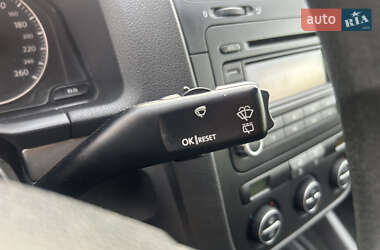 Хетчбек Volkswagen Golf 2006 в 