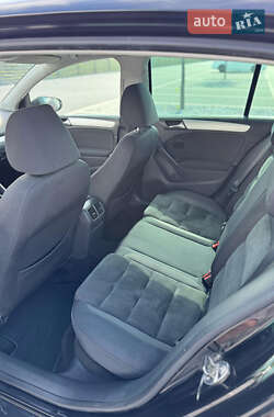 Хэтчбек Volkswagen Golf 2010 в 