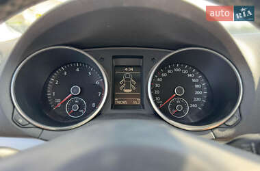 Хэтчбек Volkswagen Golf 2010 в 